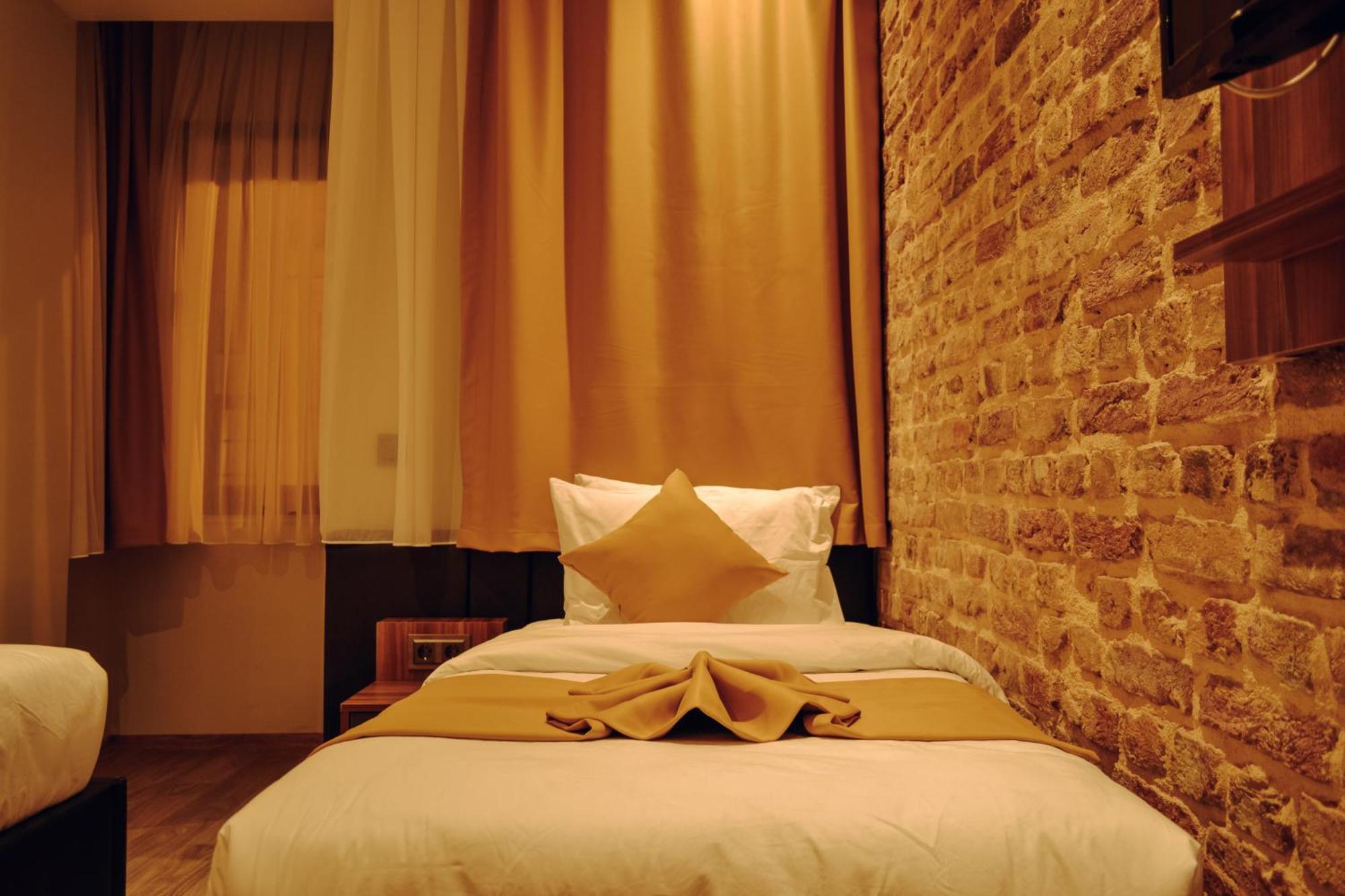Galata Calm Tale Hotel Истанбул Екстериор снимка