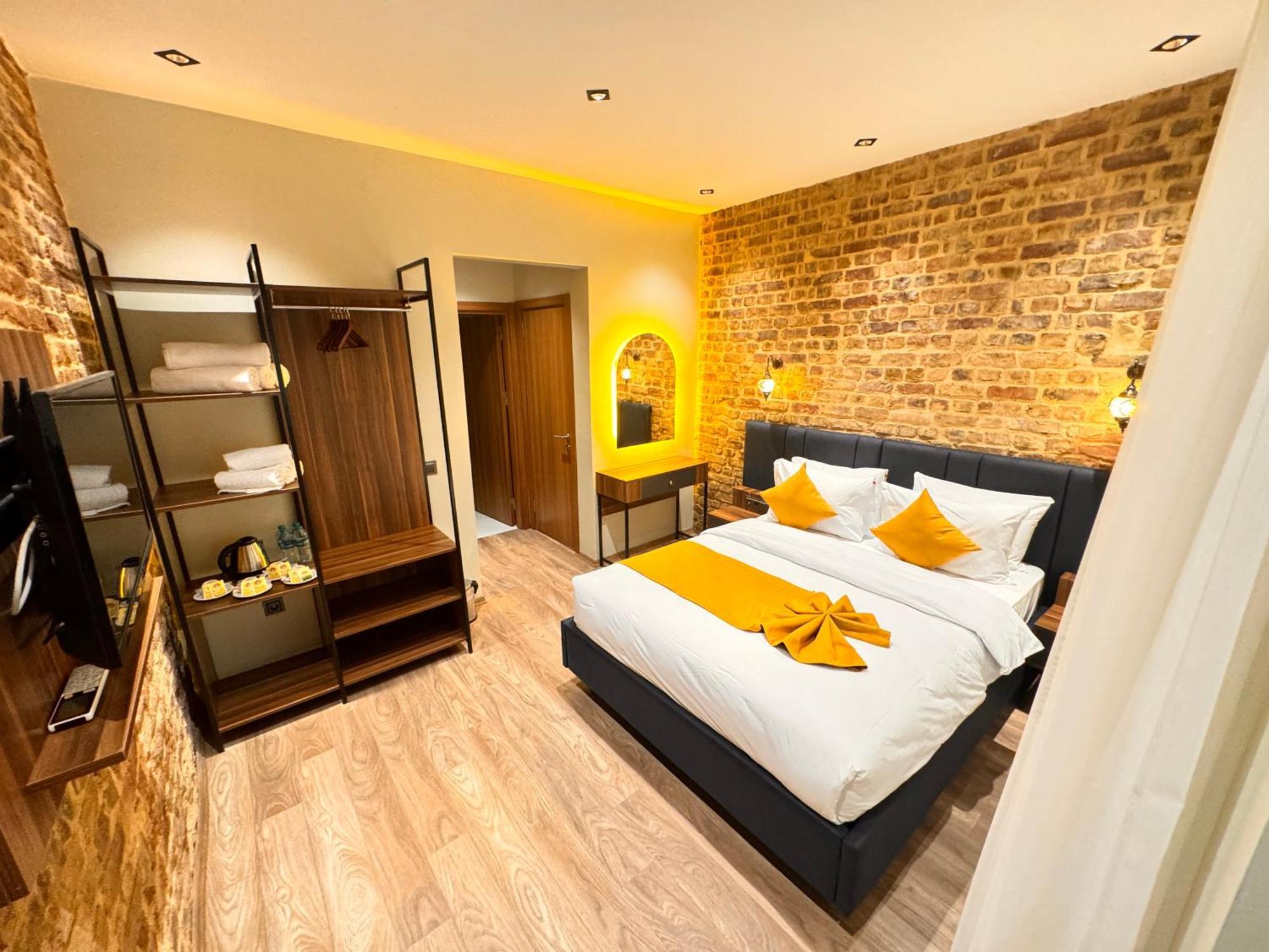 Galata Calm Tale Hotel Истанбул Екстериор снимка